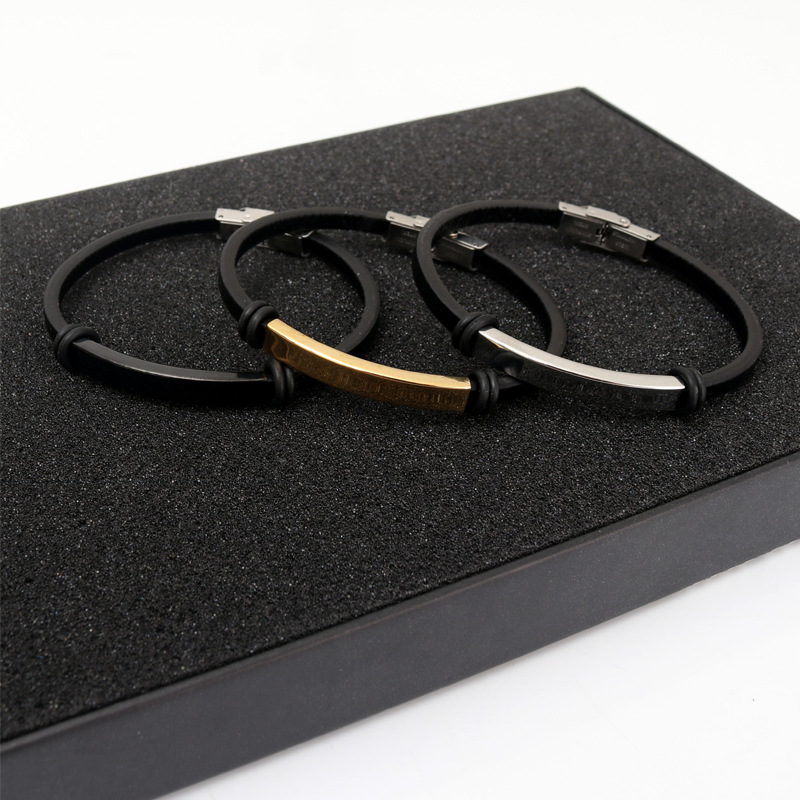 Bracciale in pelle regolabile  - Coordinates Bracelet recensione e prezzo